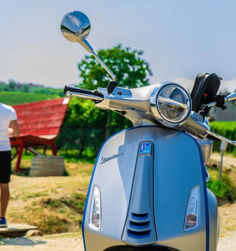 On a vespa among the hills of monferrato